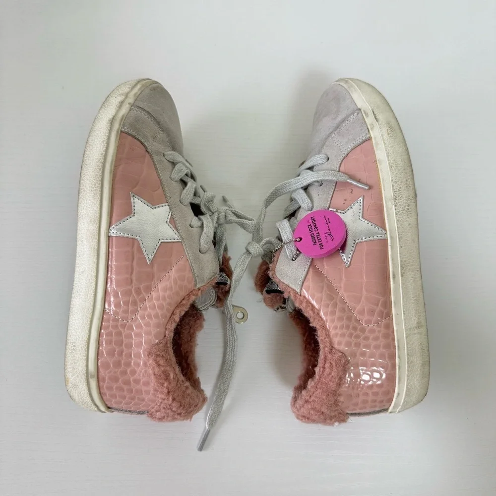 Vintage chic sneakers