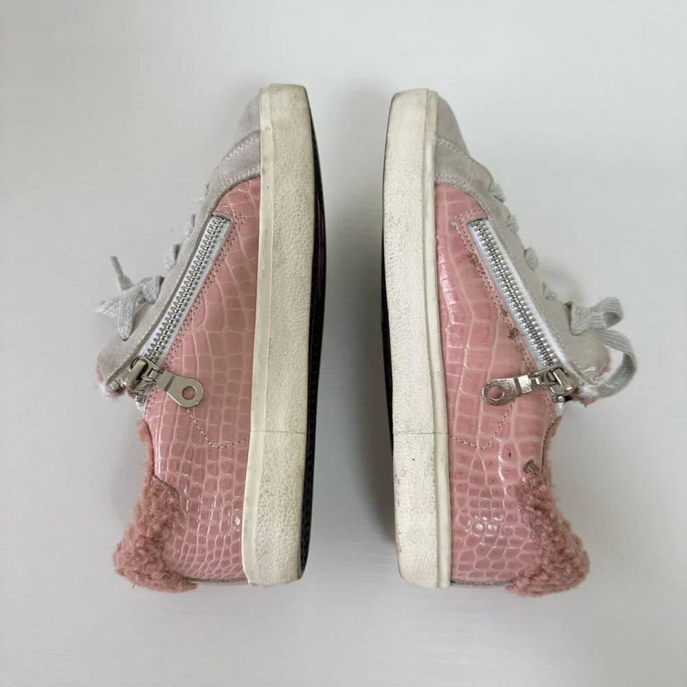 Vintage chic sneakers