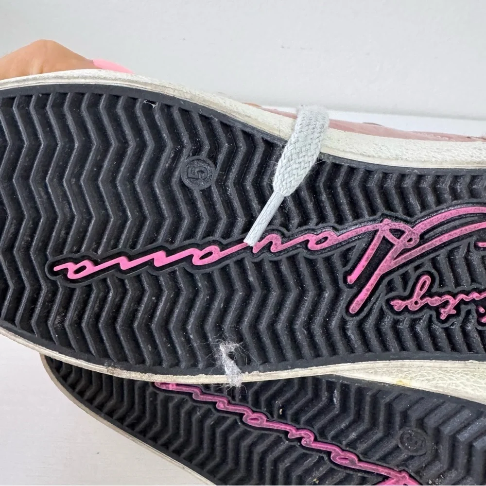Vintage chic sneakers