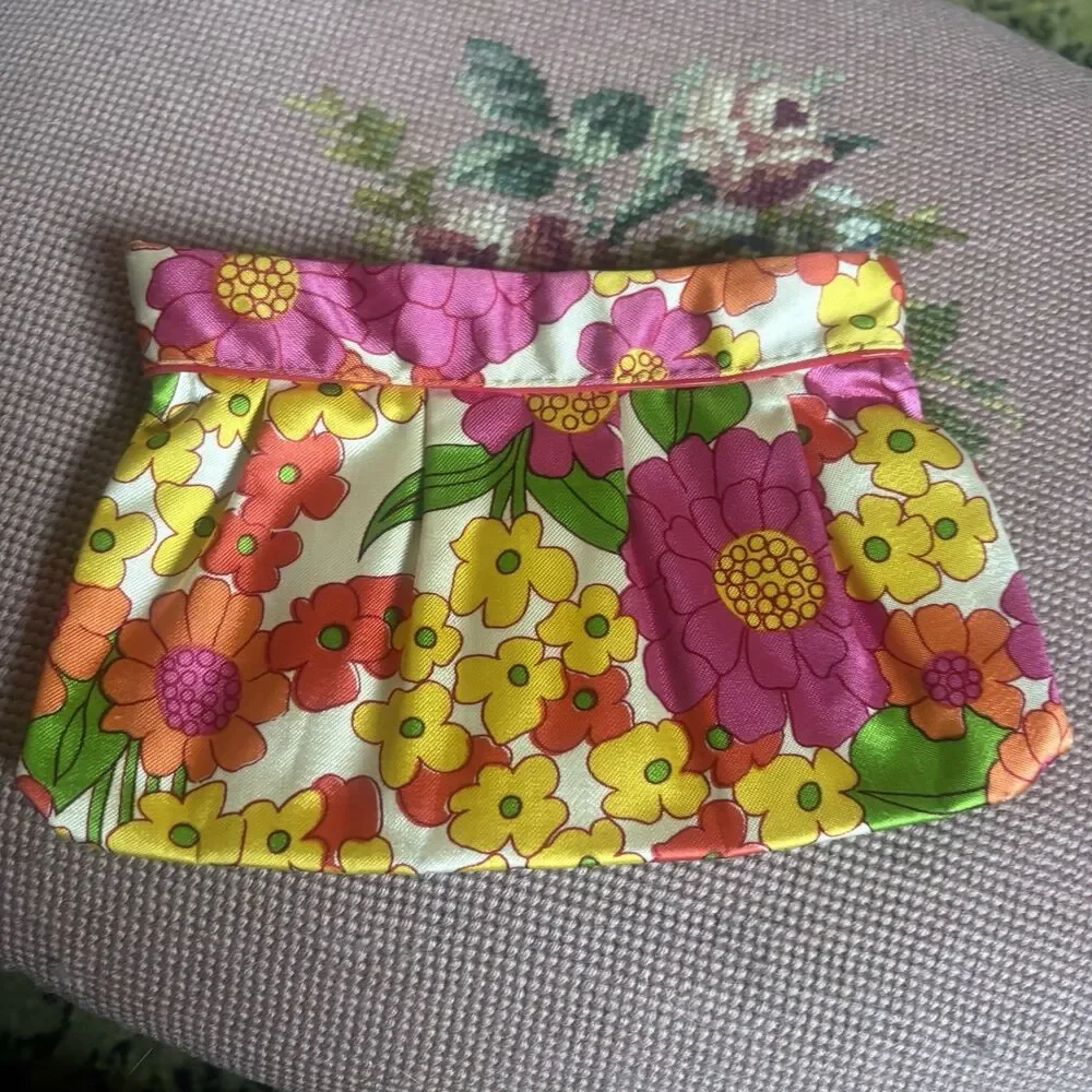 Vintage 60s flower