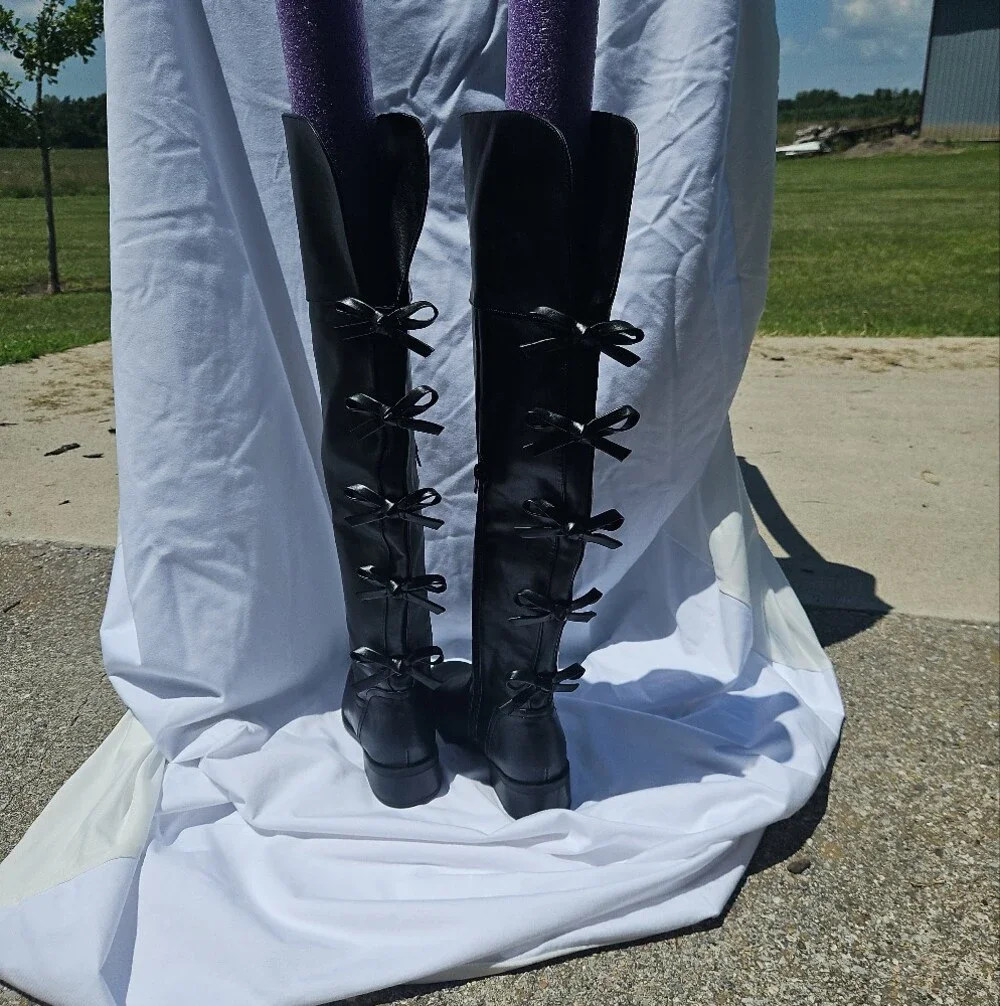 Shoe Dazzle tall black