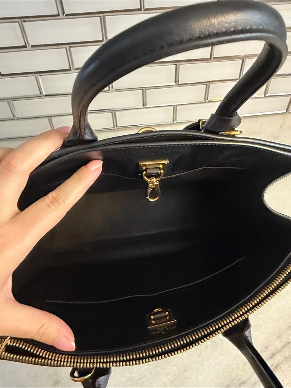 Louis Vuitton Black Leather City Steamer MM Gold Hardware and Detachable Strap