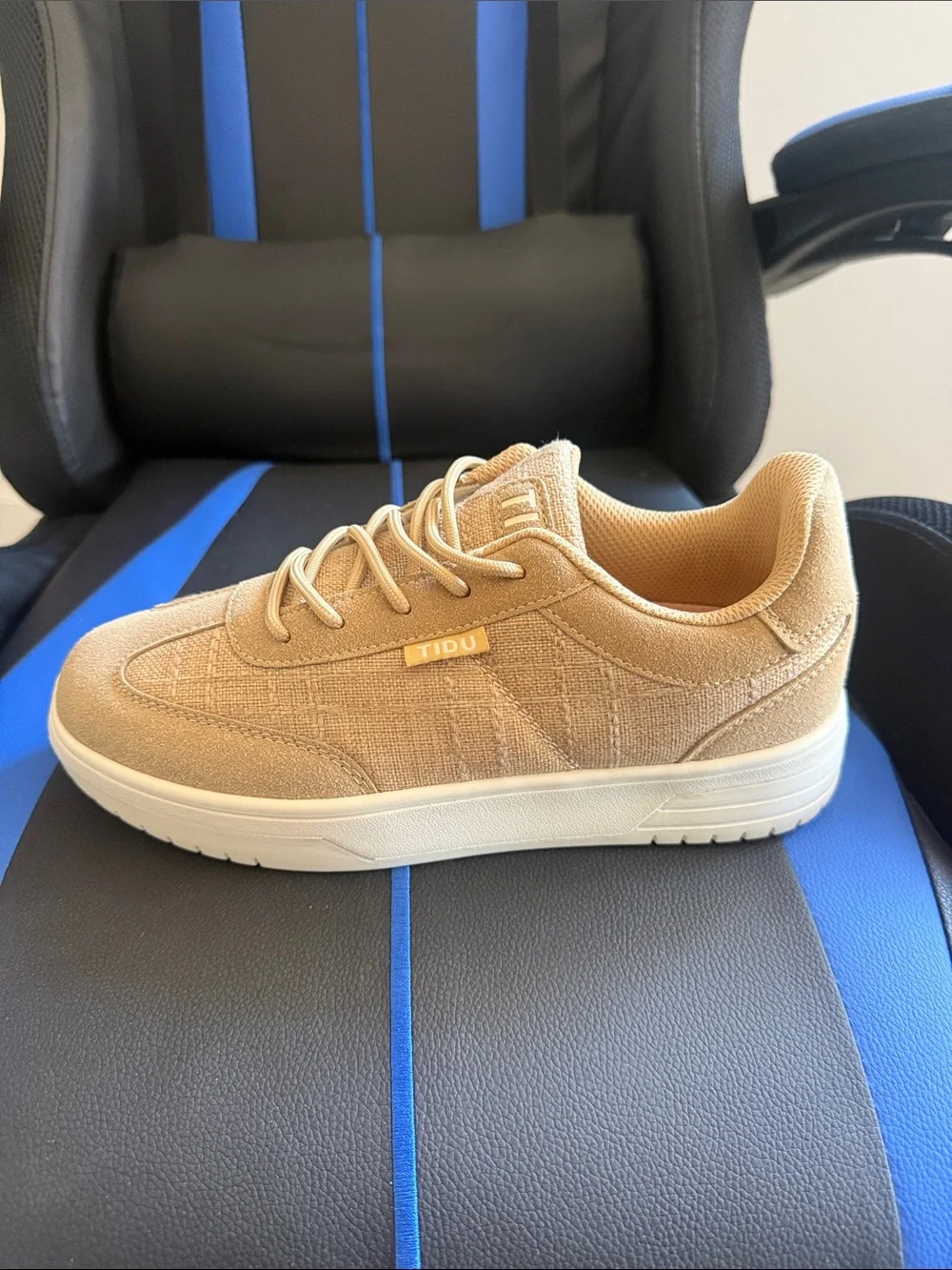 TIDU light tan