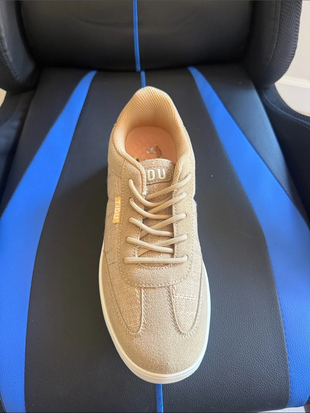 TIDU light tan
