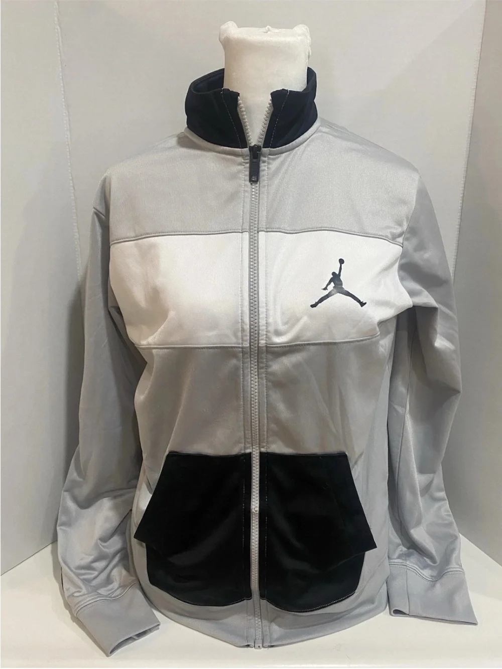 NIKE AIR JORDAN JUMPMAN BOY'S LOGO TRACK JACKET SIZE XLARGE  12-13 955475