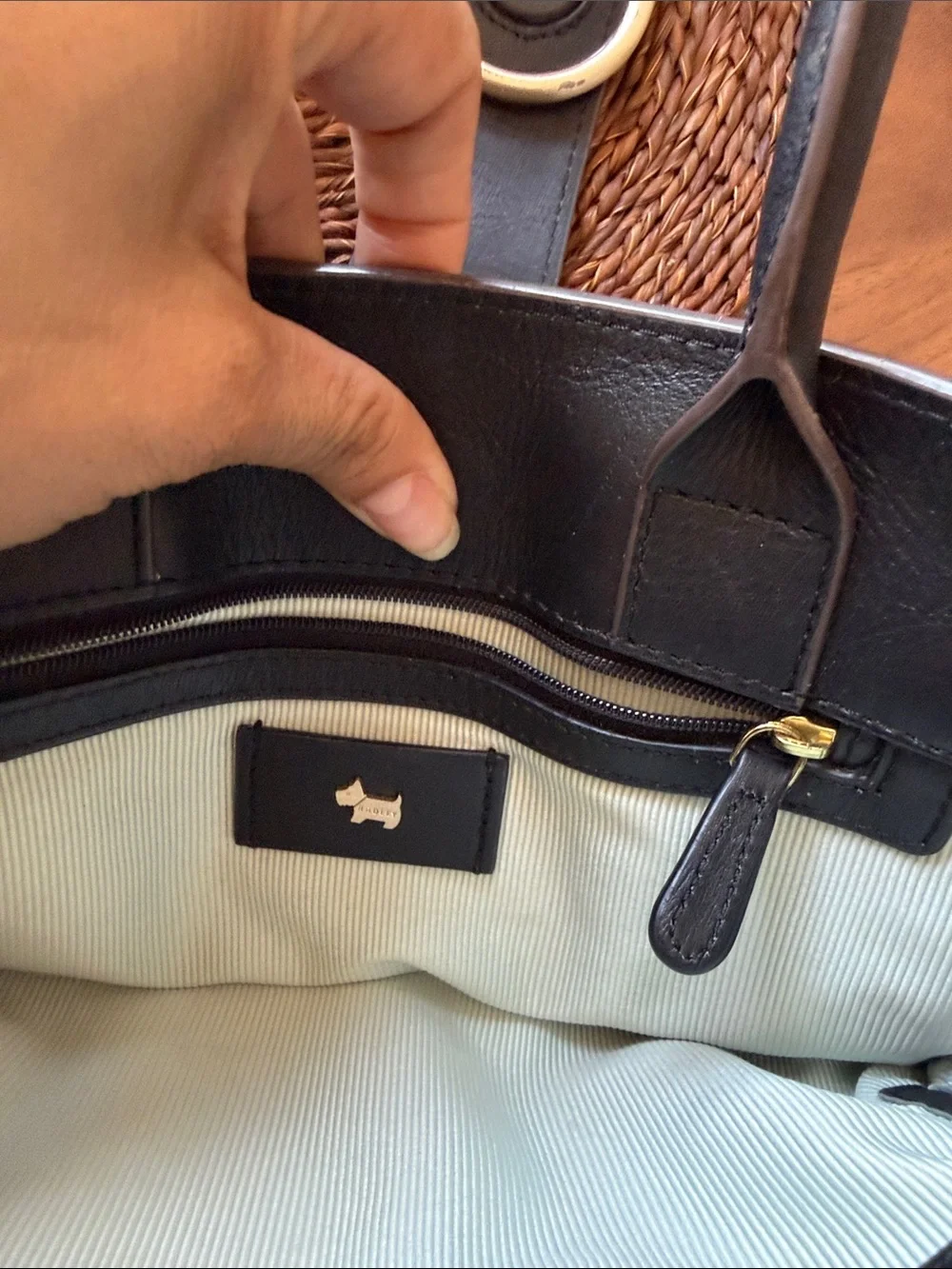 RADLEY LONDON structured inside* gold