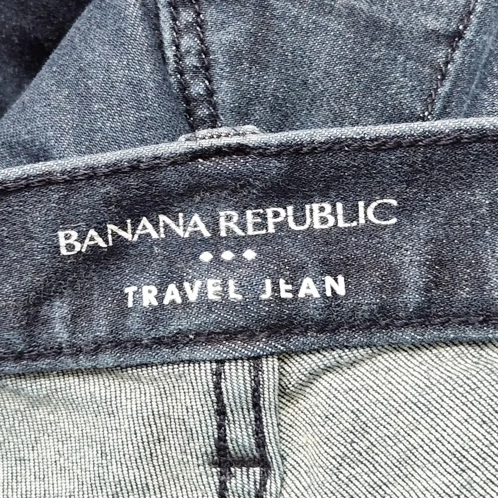 Banana Republic brand banana