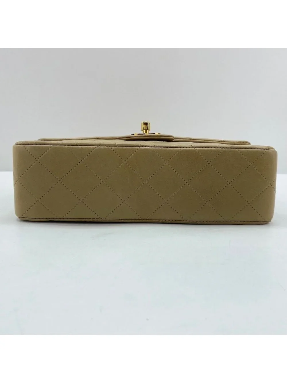 Chanel Shoulder Bag Quilted 23