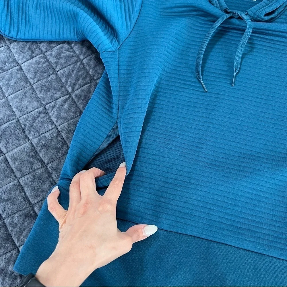 Nike pullover pockets