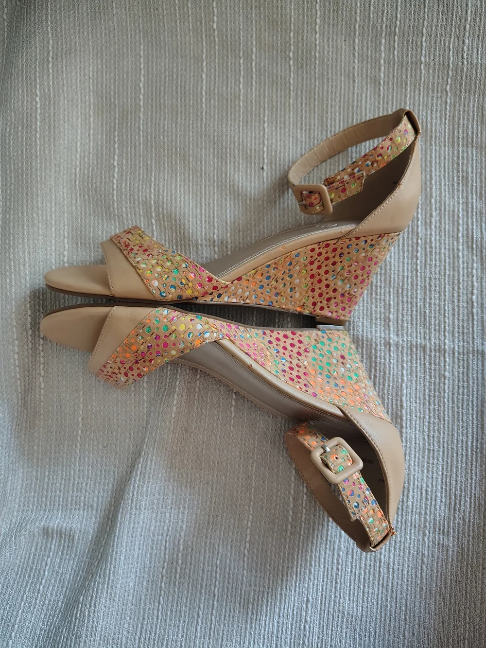 Impo Van Gogh Wedge Sandals Size 8 Nude Champagne Confetti Print Comfort