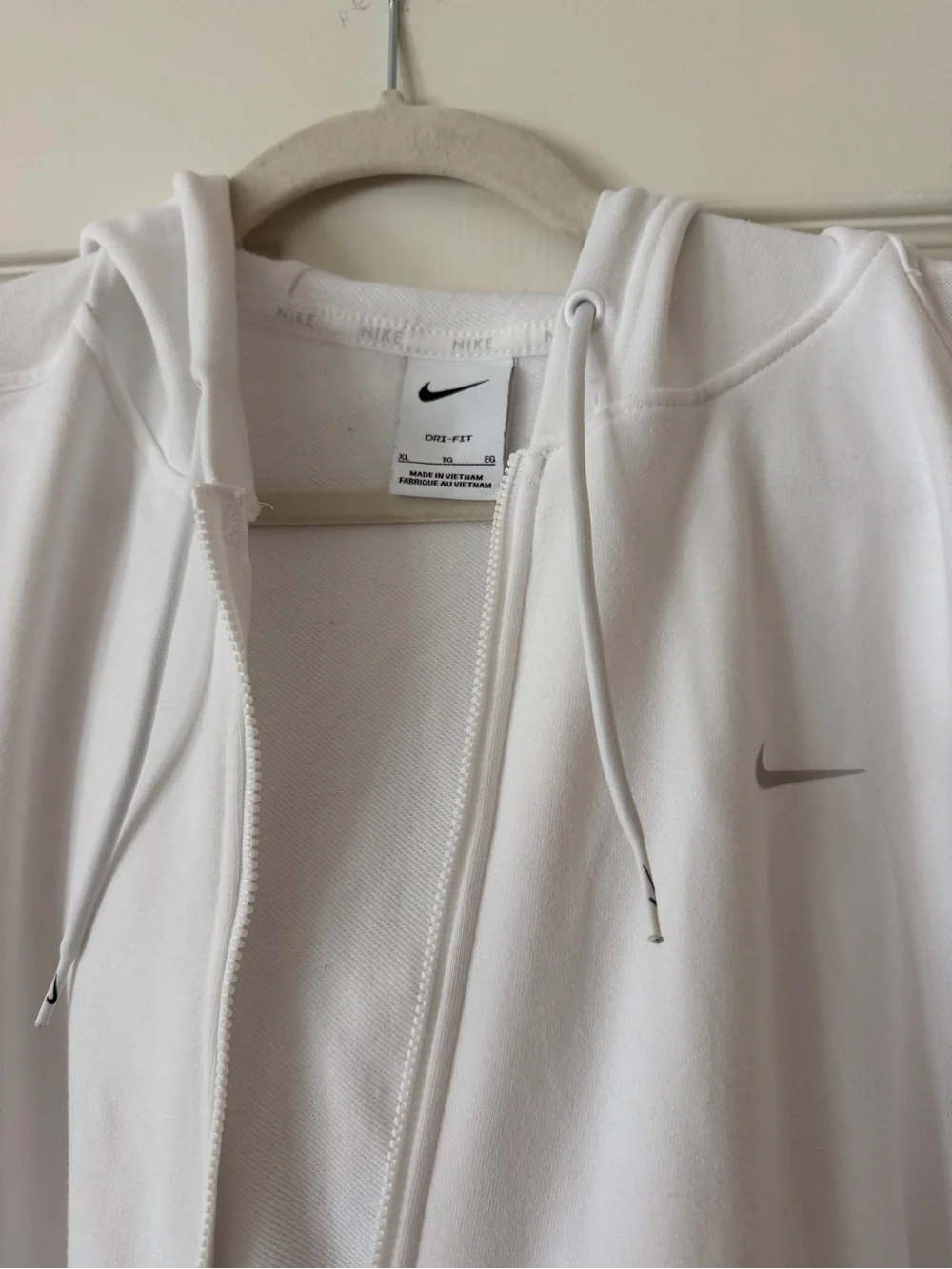 Nike wear chest clean