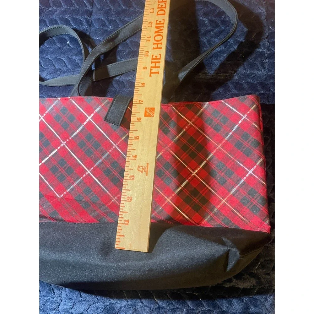 The Unbranded Brand new zippered
