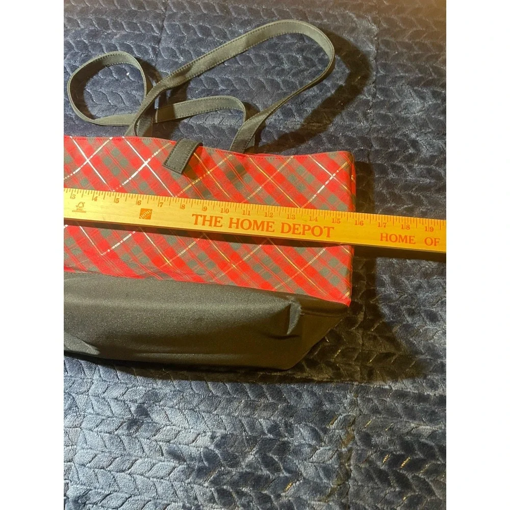 The Unbranded Brand new zippered