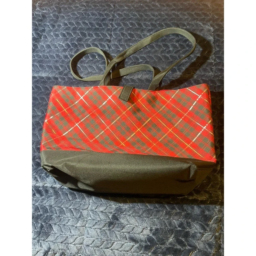 The Unbranded Brand new zippered
