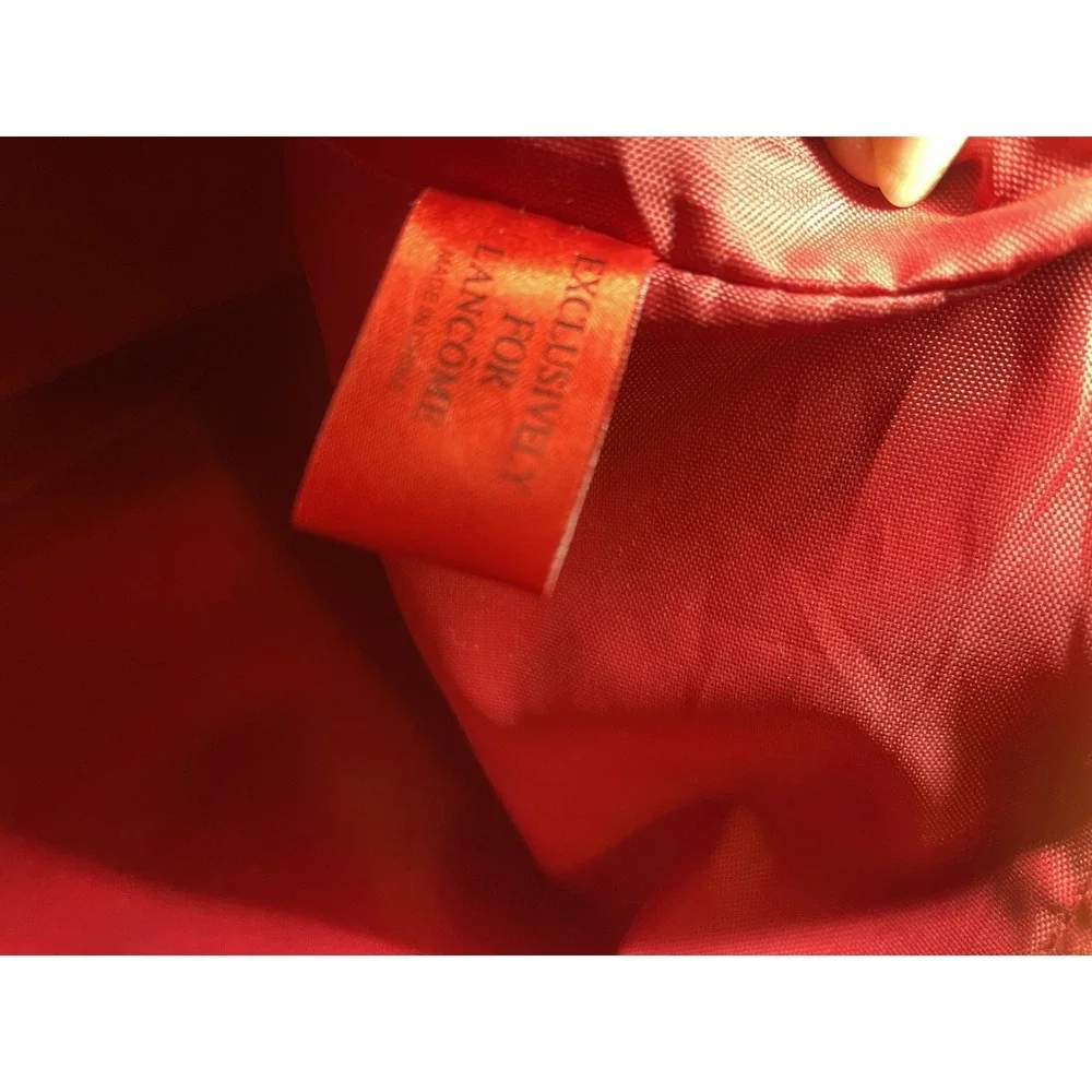 The Unbranded Brand new zippered
