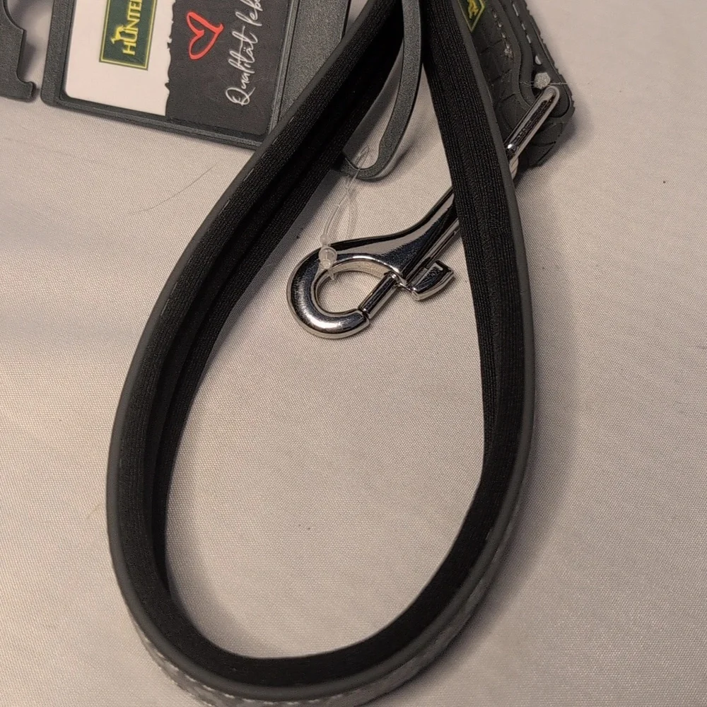 Hunter leash plastic