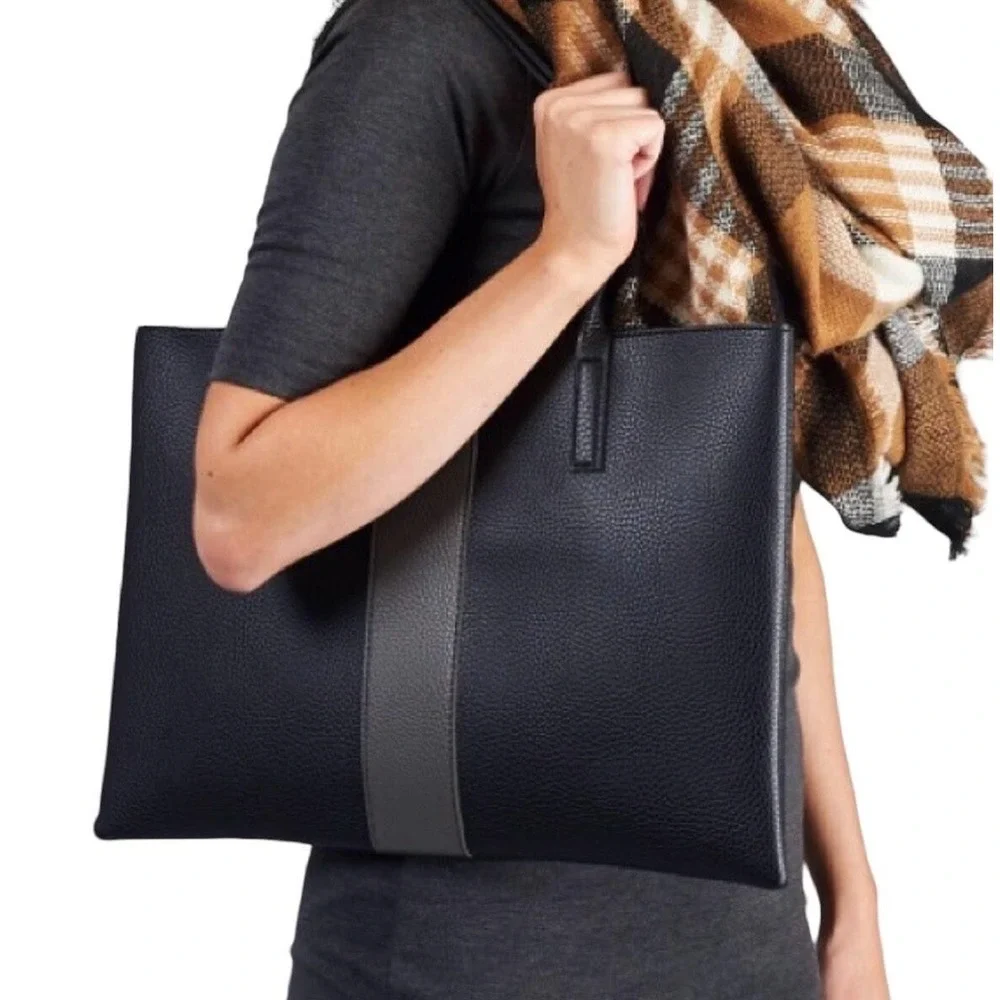 Vince Camuto vince camuto