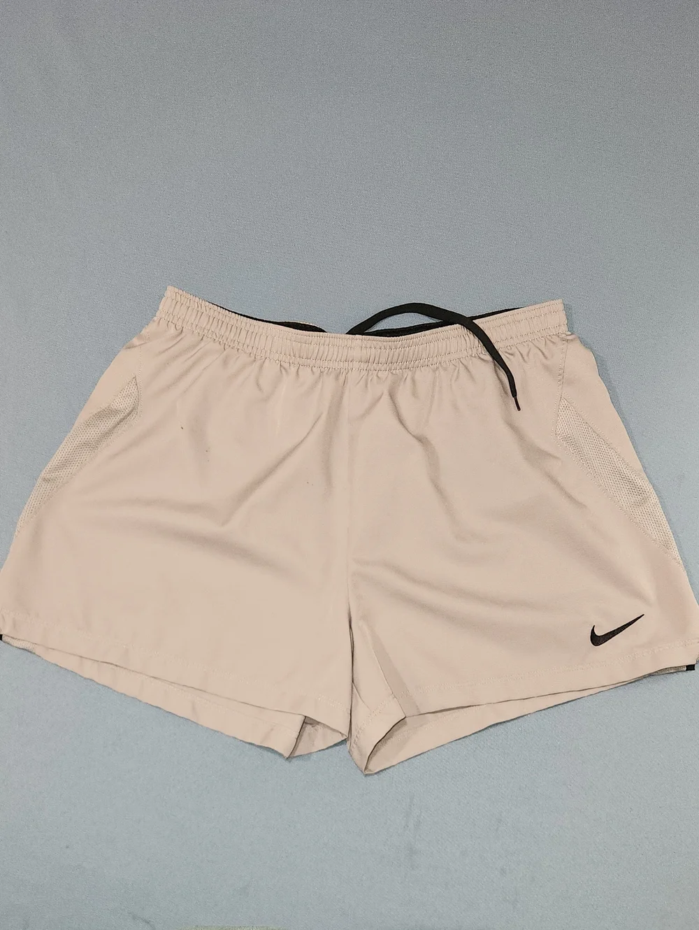 Nike Women’s Light Gray Drifit Shorts. Size Medium.