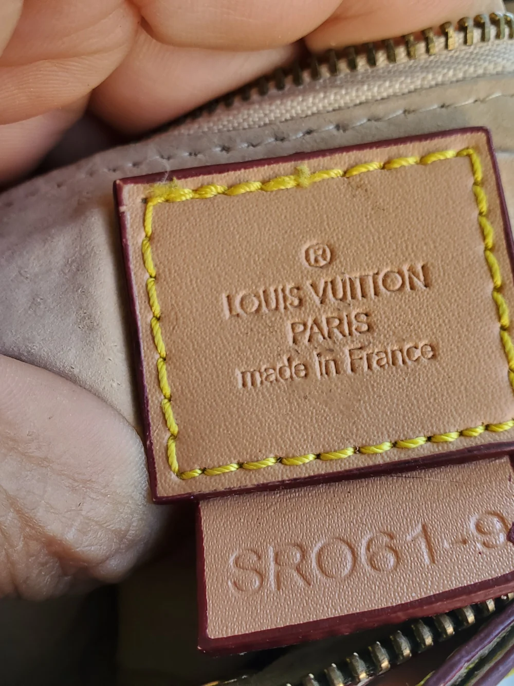Louis Vuitton zipper isn