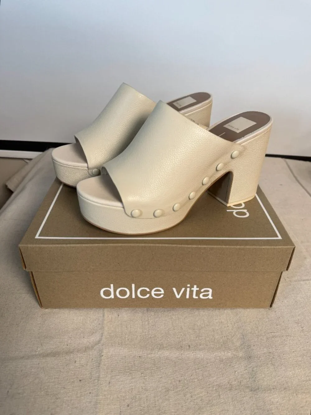 Dolce Vita upc 194975962132