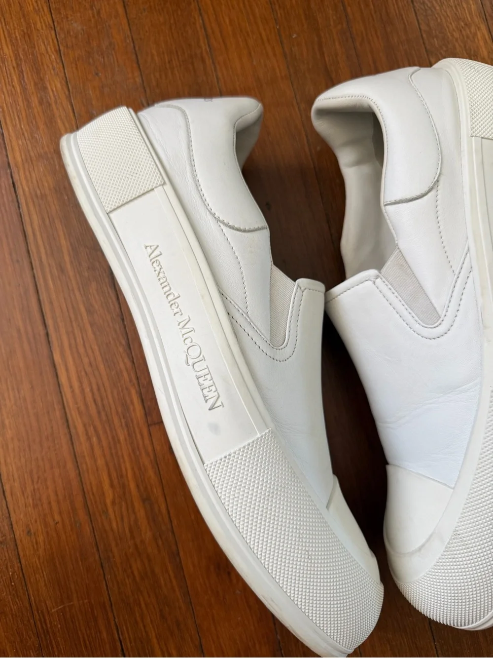 Alexander McQueen minimal white