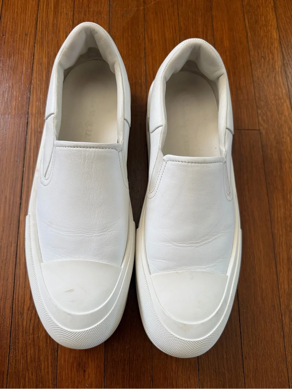 Alexander McQueen minimal white