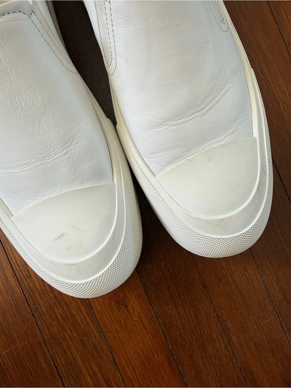Alexander McQueen minimal white