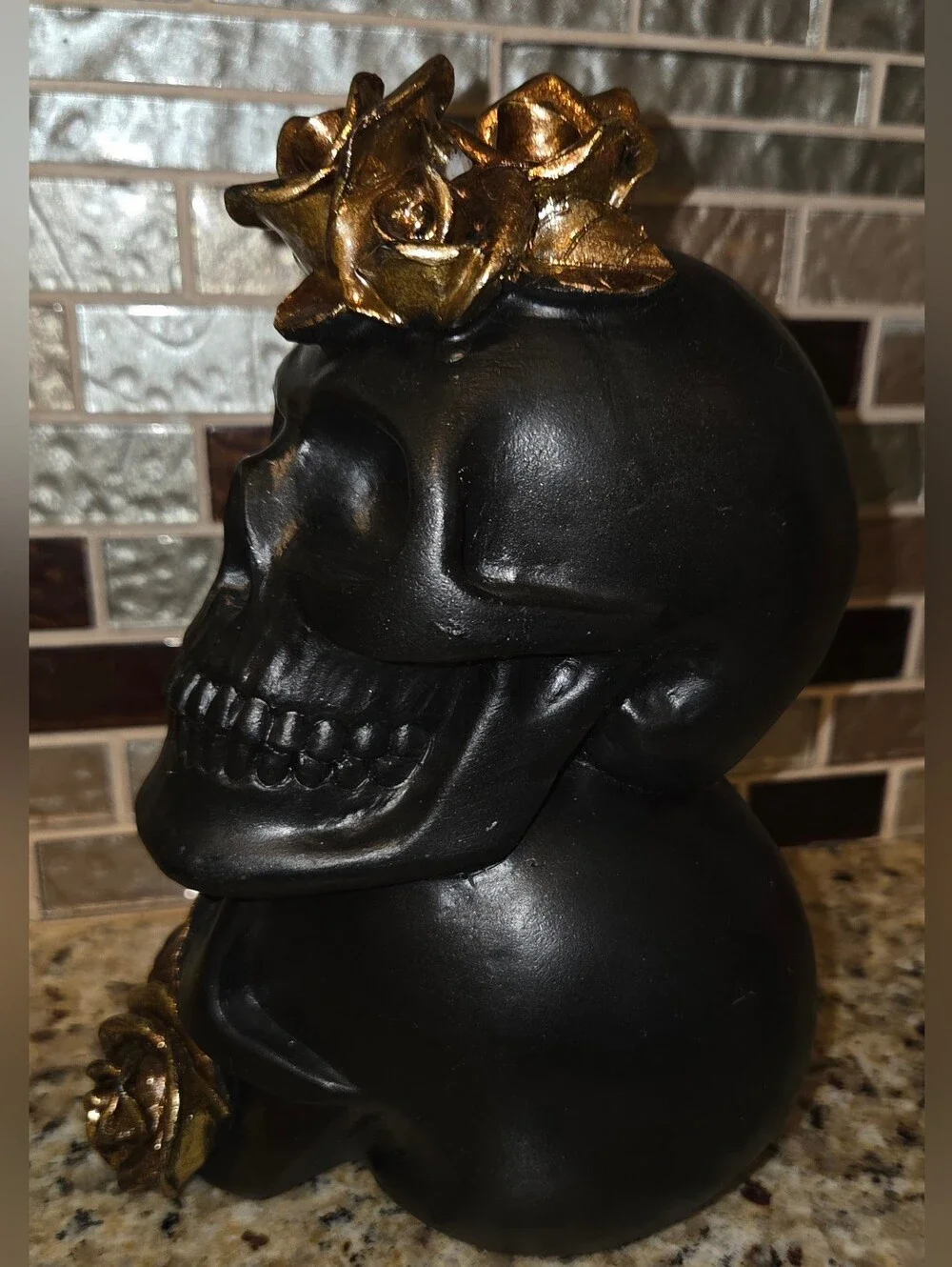 N/A bold decorative