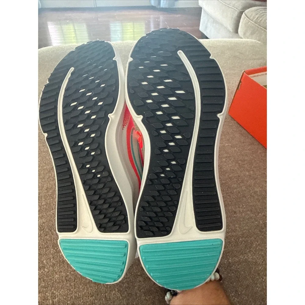 Nike cosmic runner