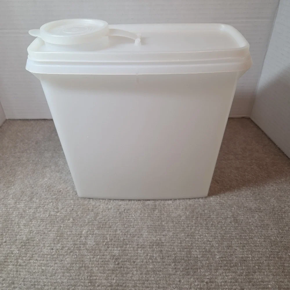 Tupperware see good item