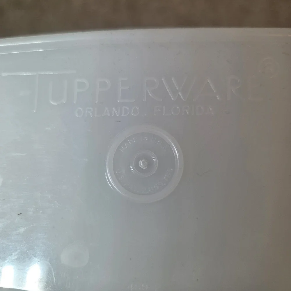Tupperware details rectangular
