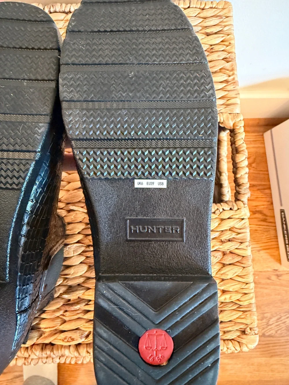 Hunter tab sole