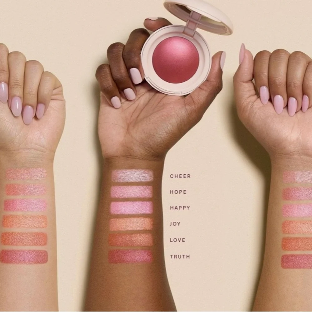 Rare Beauty luminous shimmer