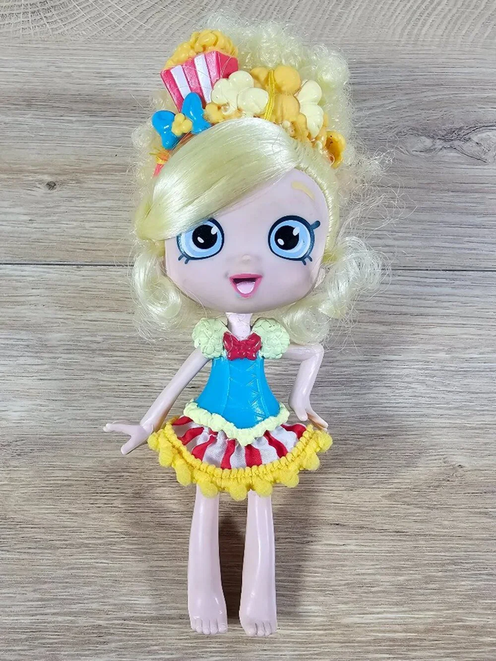 Moose Toys Shopkins Shoppies Popette Fashion Doll with Skirt Headband 5