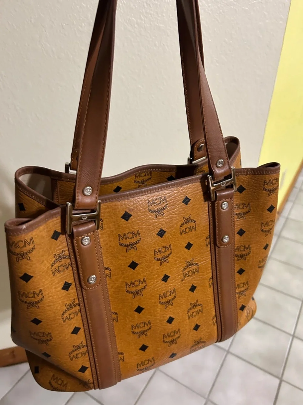MCM daily bag