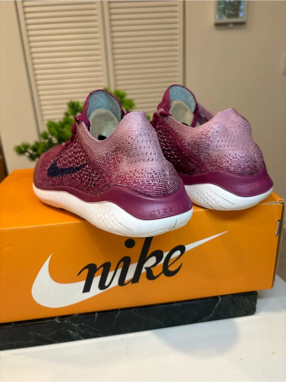Nike Free Rn Flyknit Beet Root Red Women’s size 8 Rare running shoes