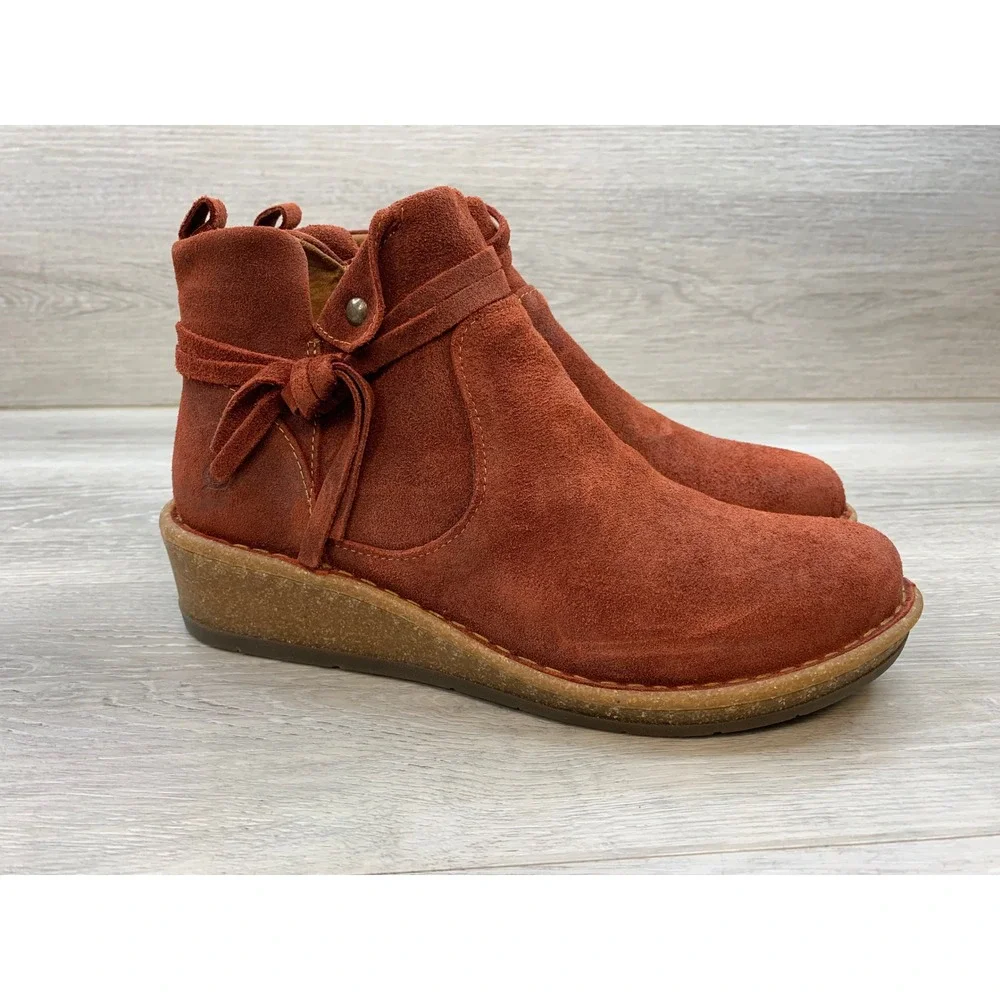 Born Women's Rust Suede Wedge Ankle Booties Side Zip Tie Detail 10 Comfort Shoes