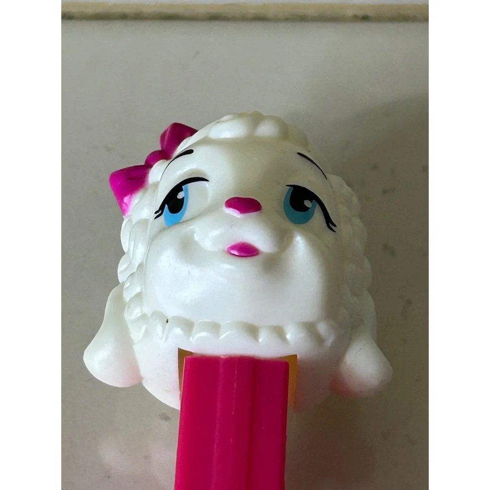 PEZ decor or