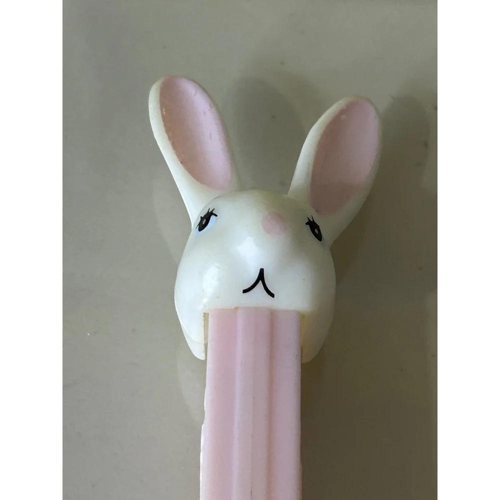 PEZ decor purple