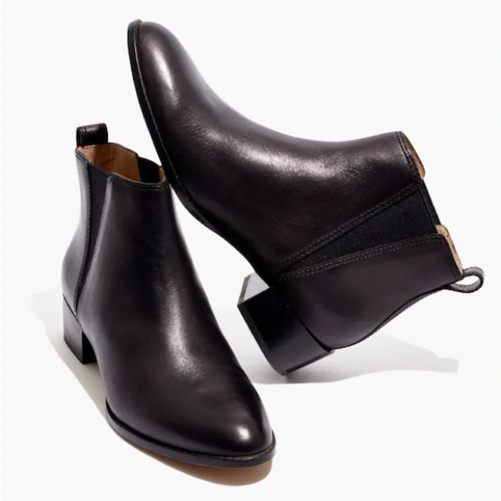 Madewell The Carina Boot In True Black Leather Chelsea Bootie size: 8
