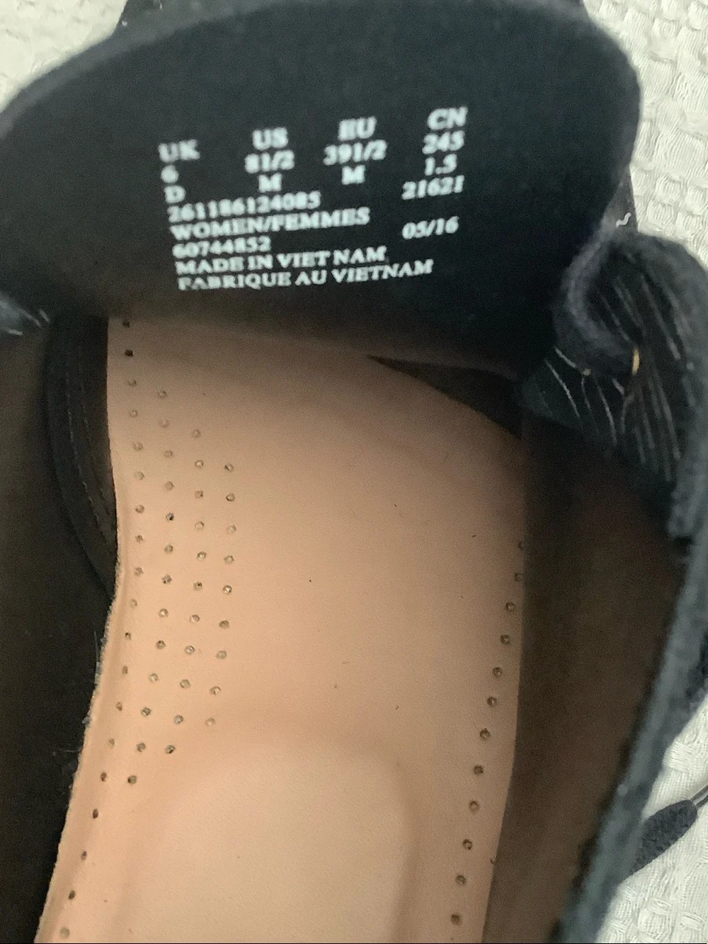 Clarks sleek desert
