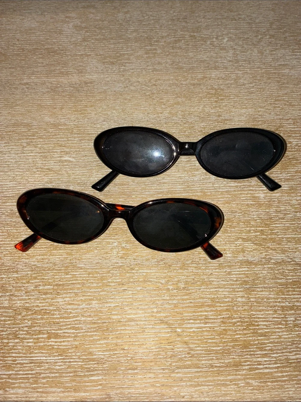 Amazon Women's Oval Sunglasses - Black & Tortoiseshell