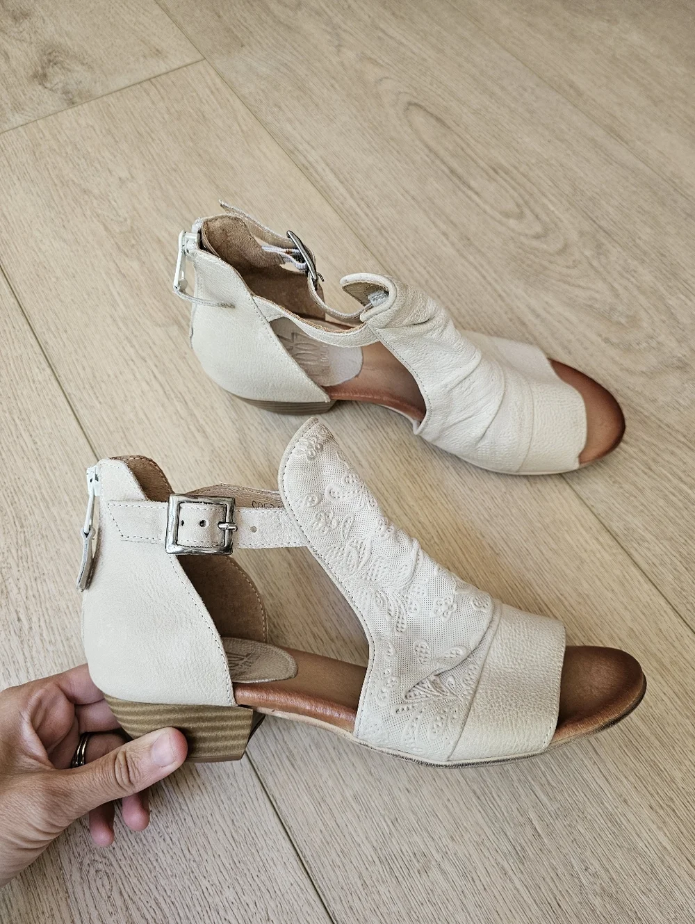 Miz Mooz upper silhouette