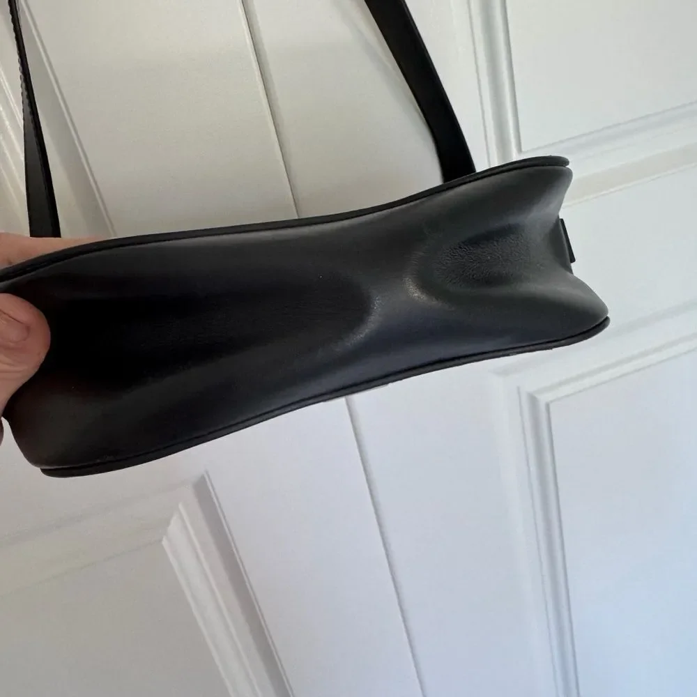 N21 Black Leather Shoulder Bag Gold Hardware Made in Italy $1,100