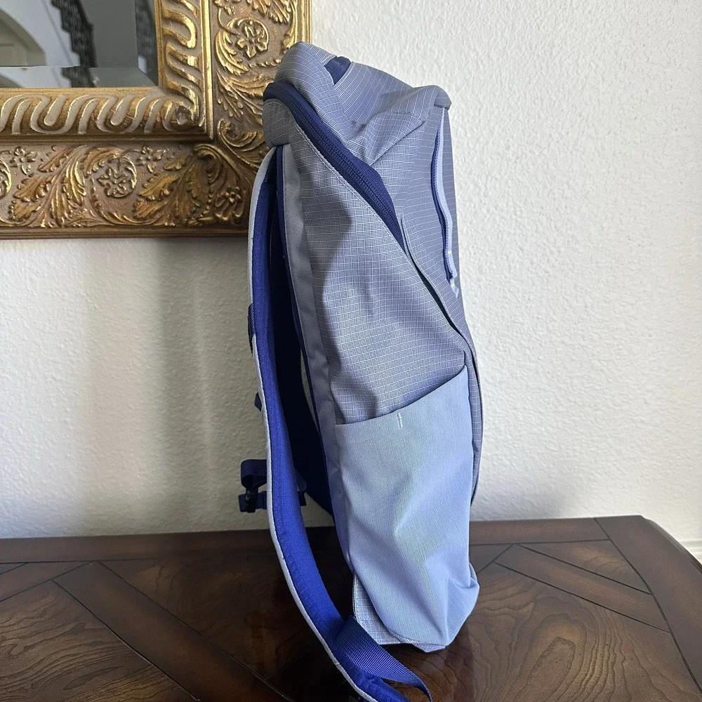 Patagonia Black Hole 25L Backpack Pale Periwinkle Discontinued 2023 Rare New
