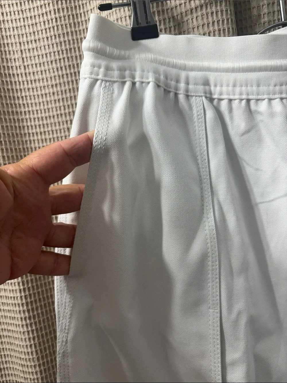 Nike White Women's Athletic tennis skirt  with Drawstring Waist