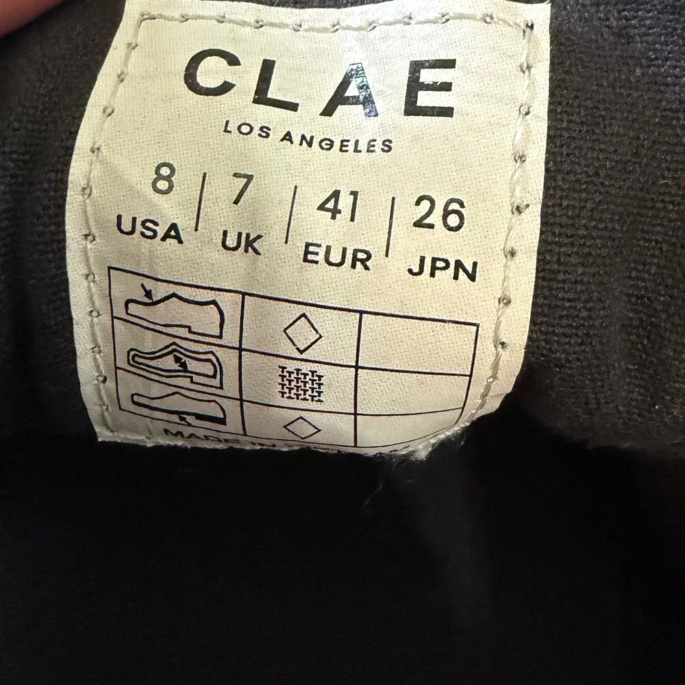 Clae clean minimalist