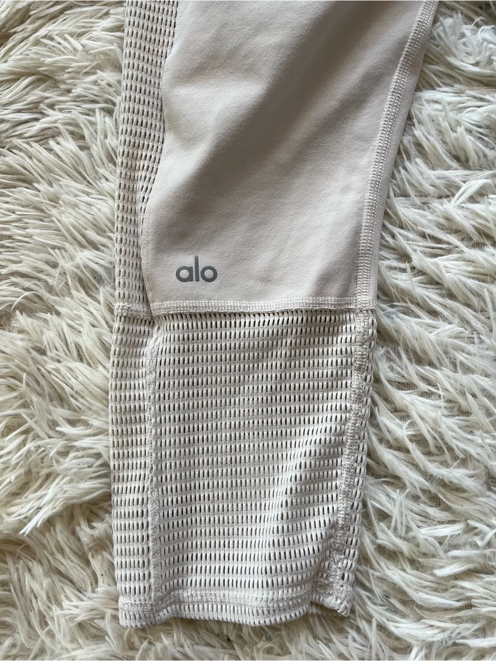 Alo Yoga Off The Grid Capri Leggings