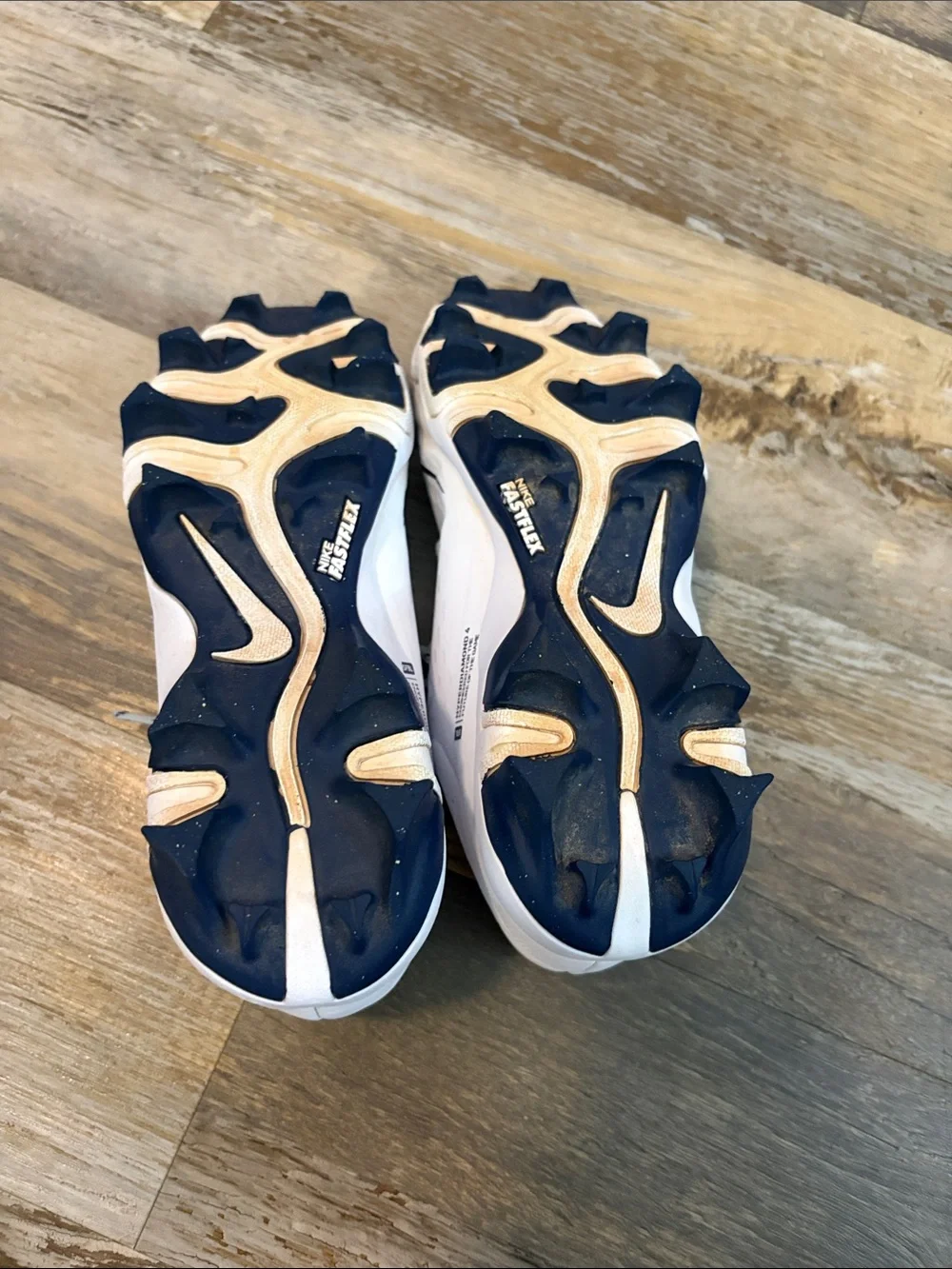 Nike cleats play collar