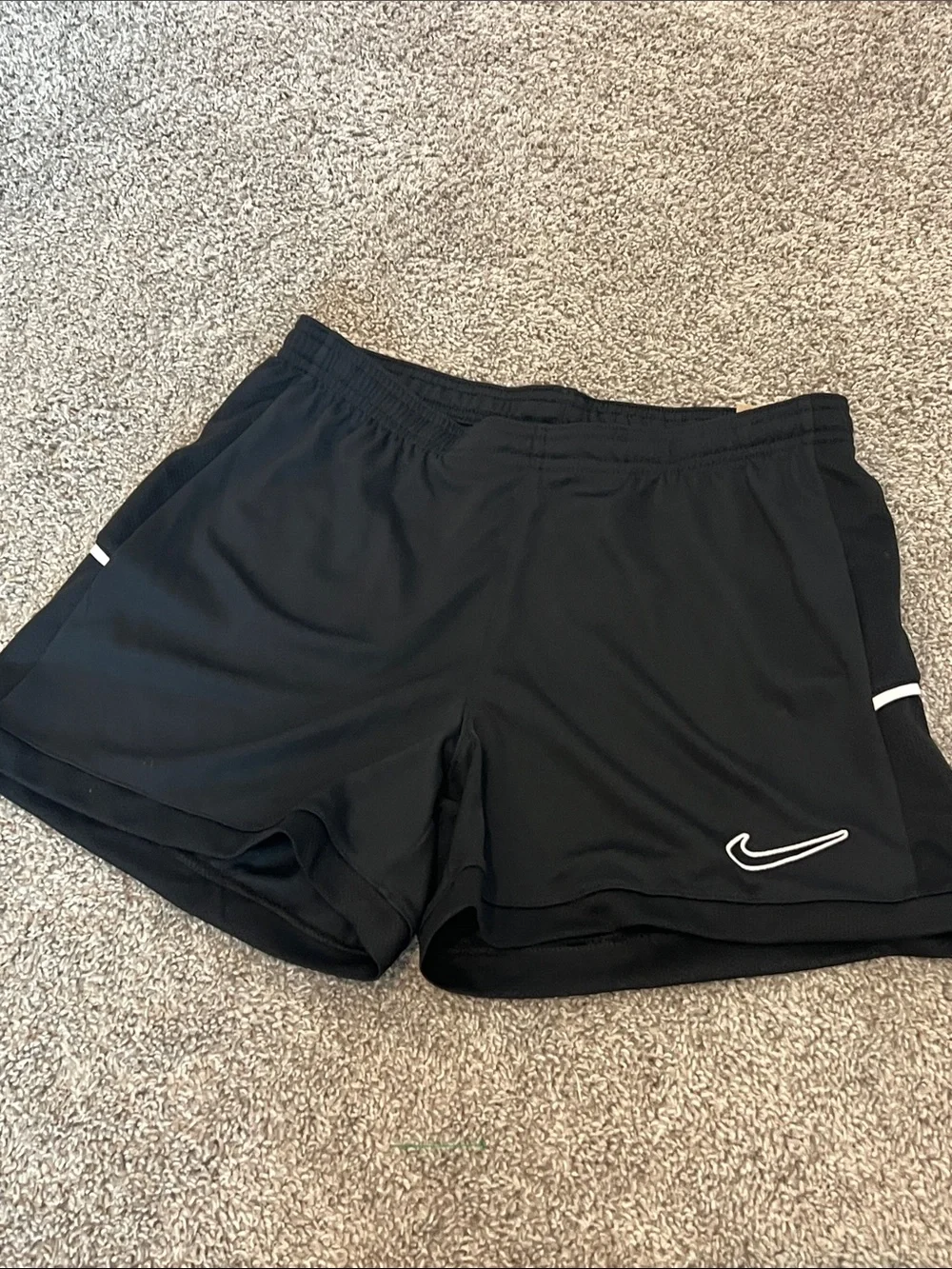 Nike side shell size